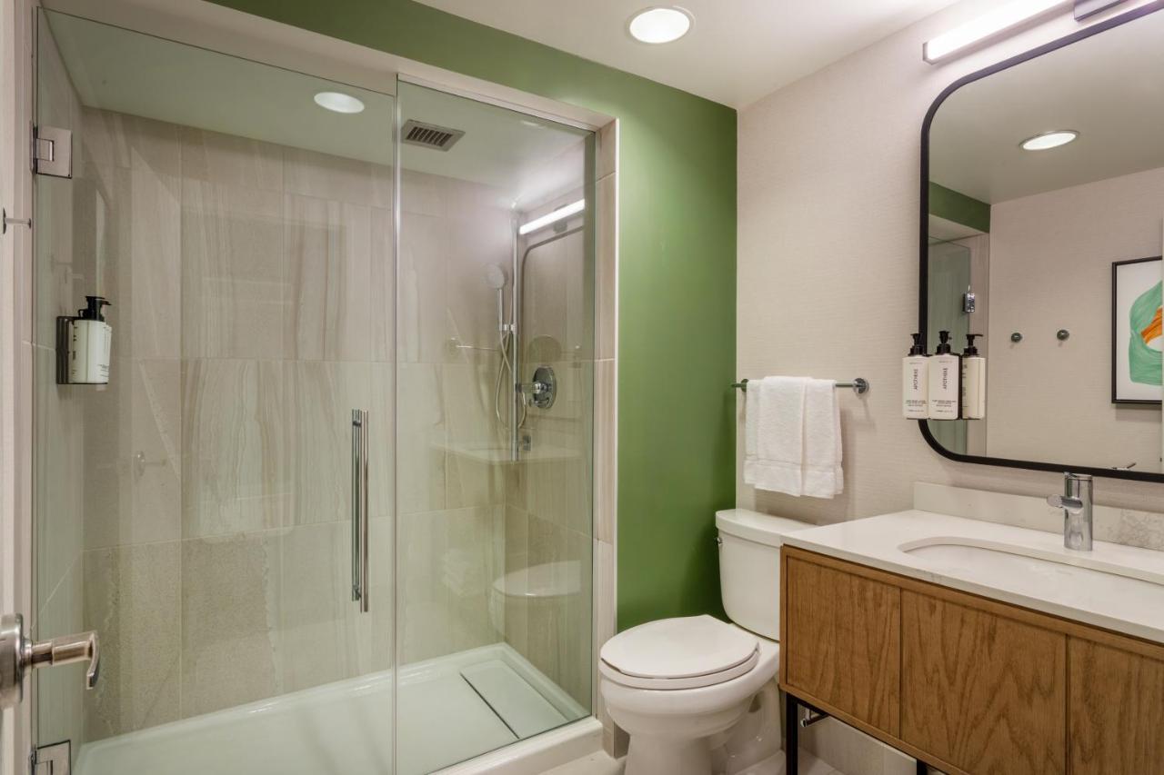 Standard King Room Walk Shower