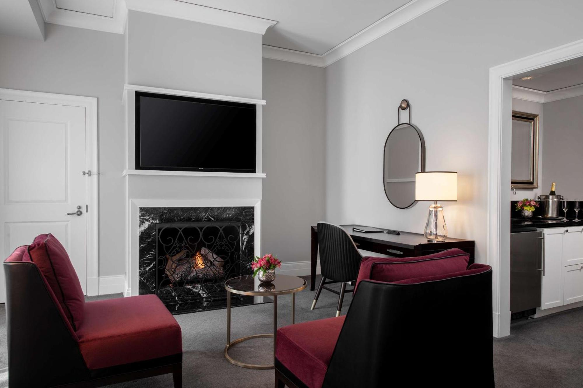 Deluxe King Room Fireplace