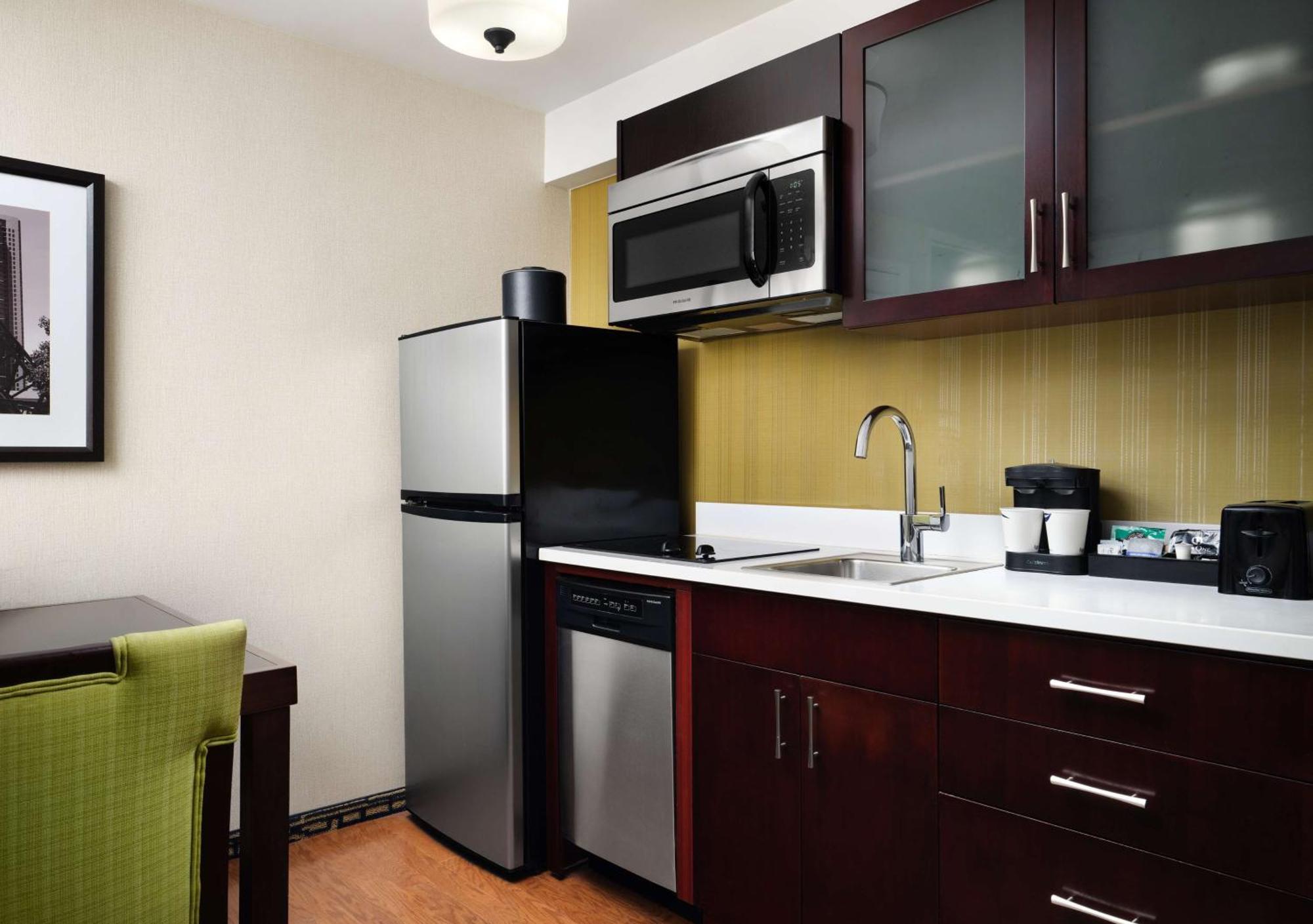 One-Bedroom Suite with View,1548677788:JPEG