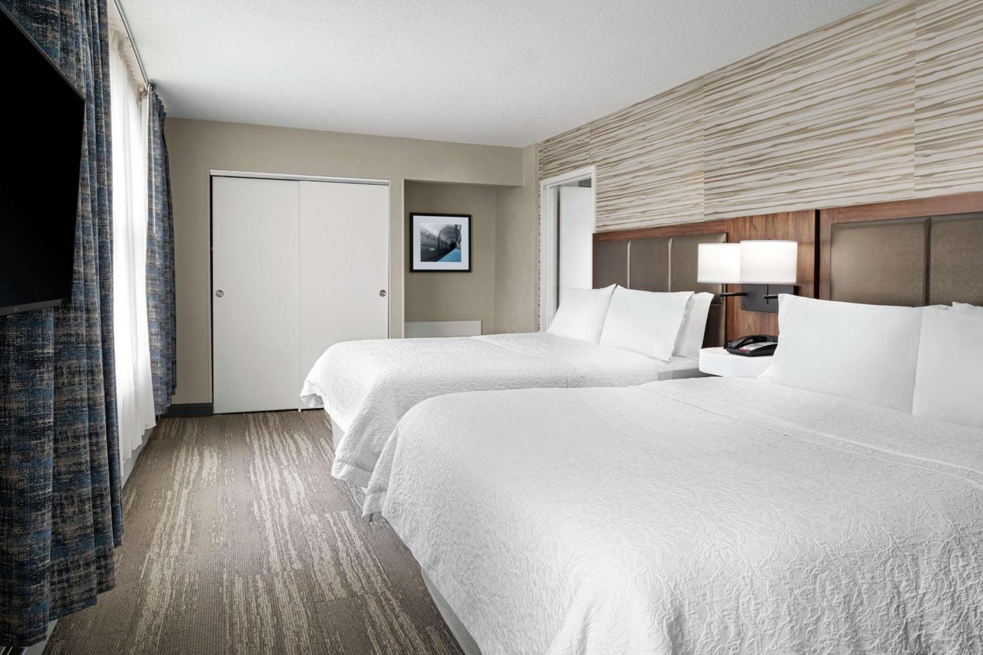 2 Queen 1 Bedroom with Sofabed Corner Suite Nonsmoking,1551706801:JPEG