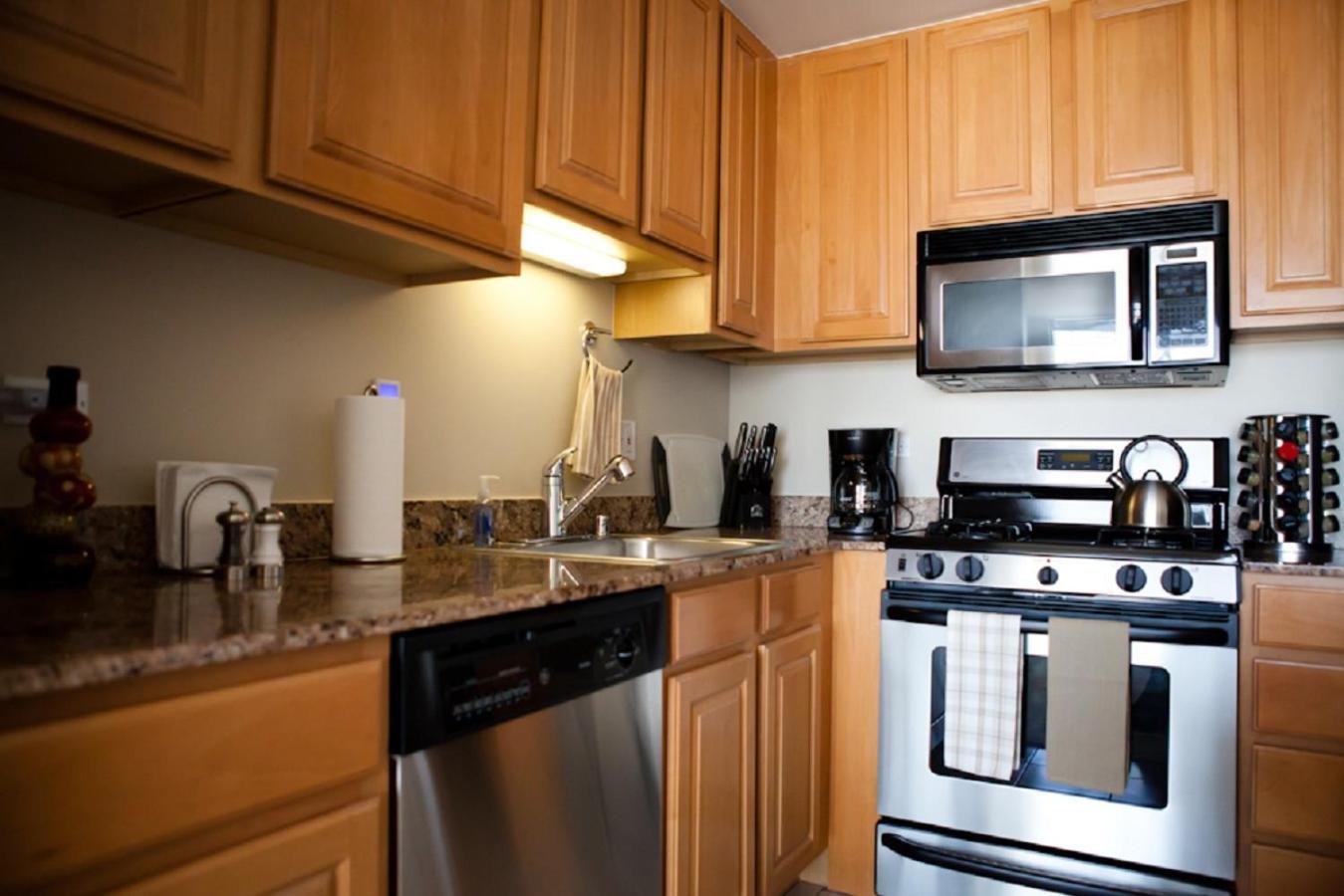 One-Bedroom Penthouse Apartment 7