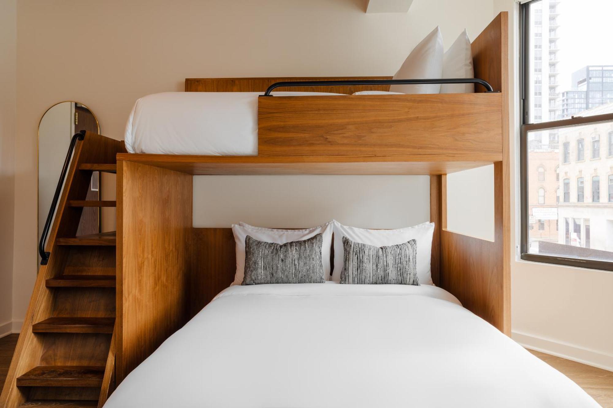 Triple Room,1651764079:JPEG