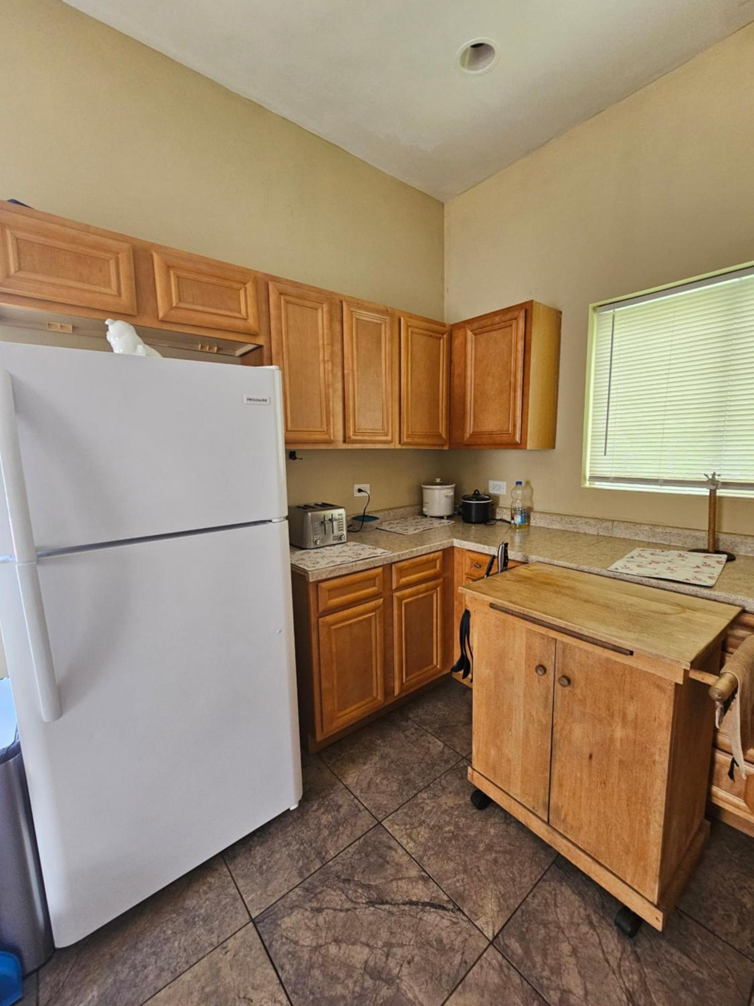 Basic Triple Room with Shared Bathroom