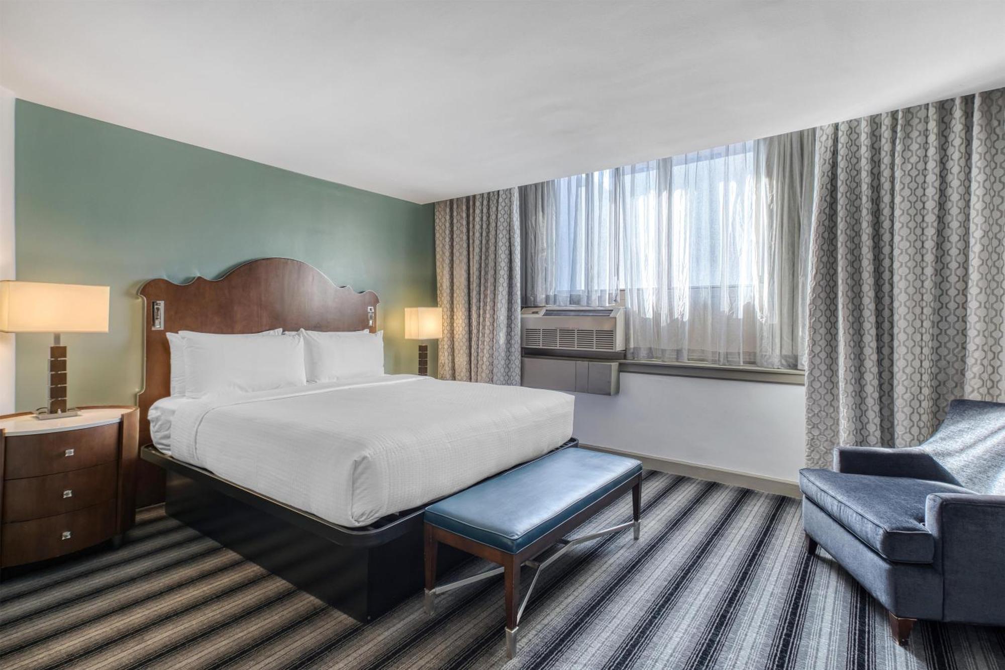 One-Bedroom King Suite,1742622238:JPEG