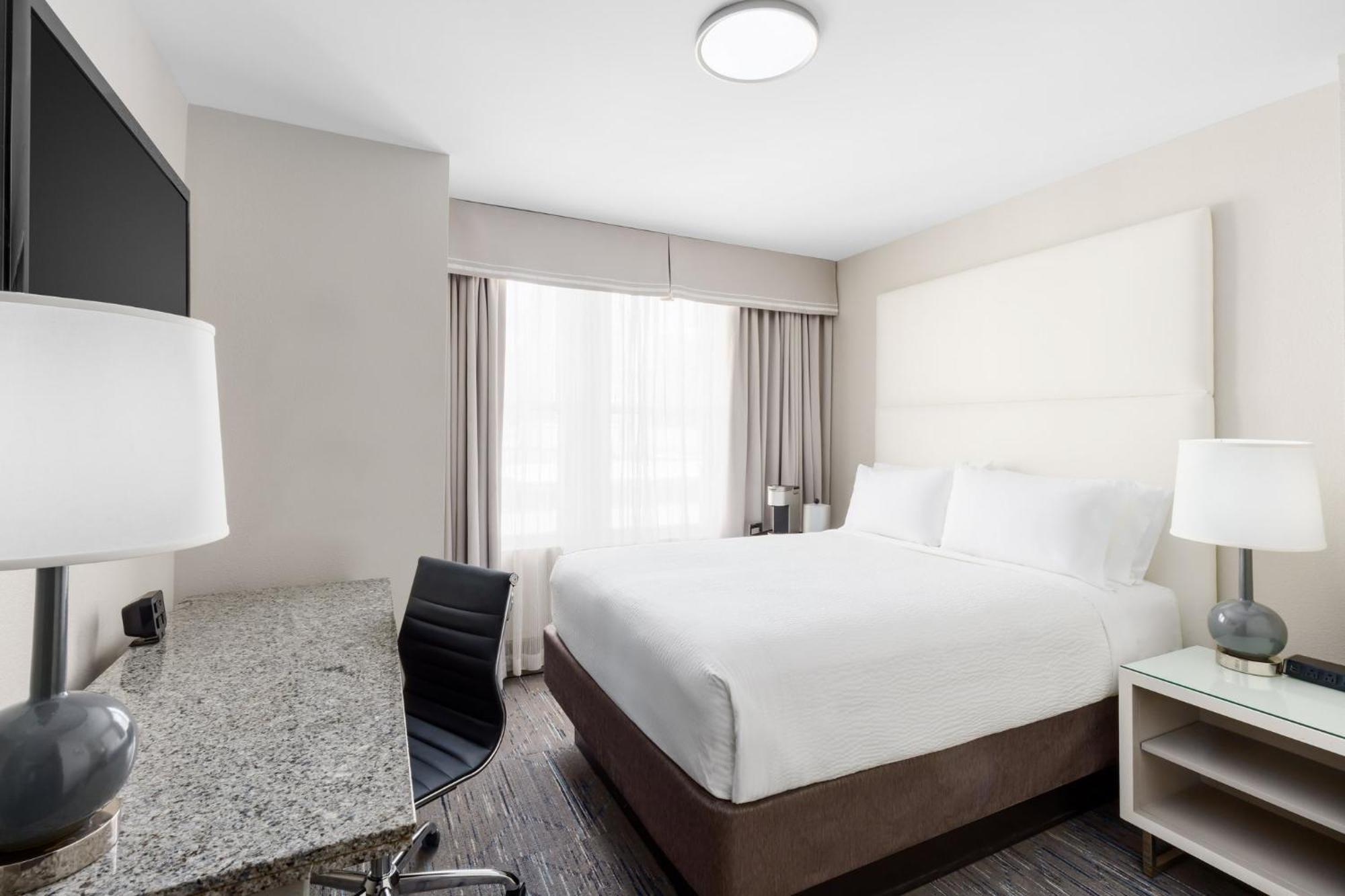 Standard Queen Room