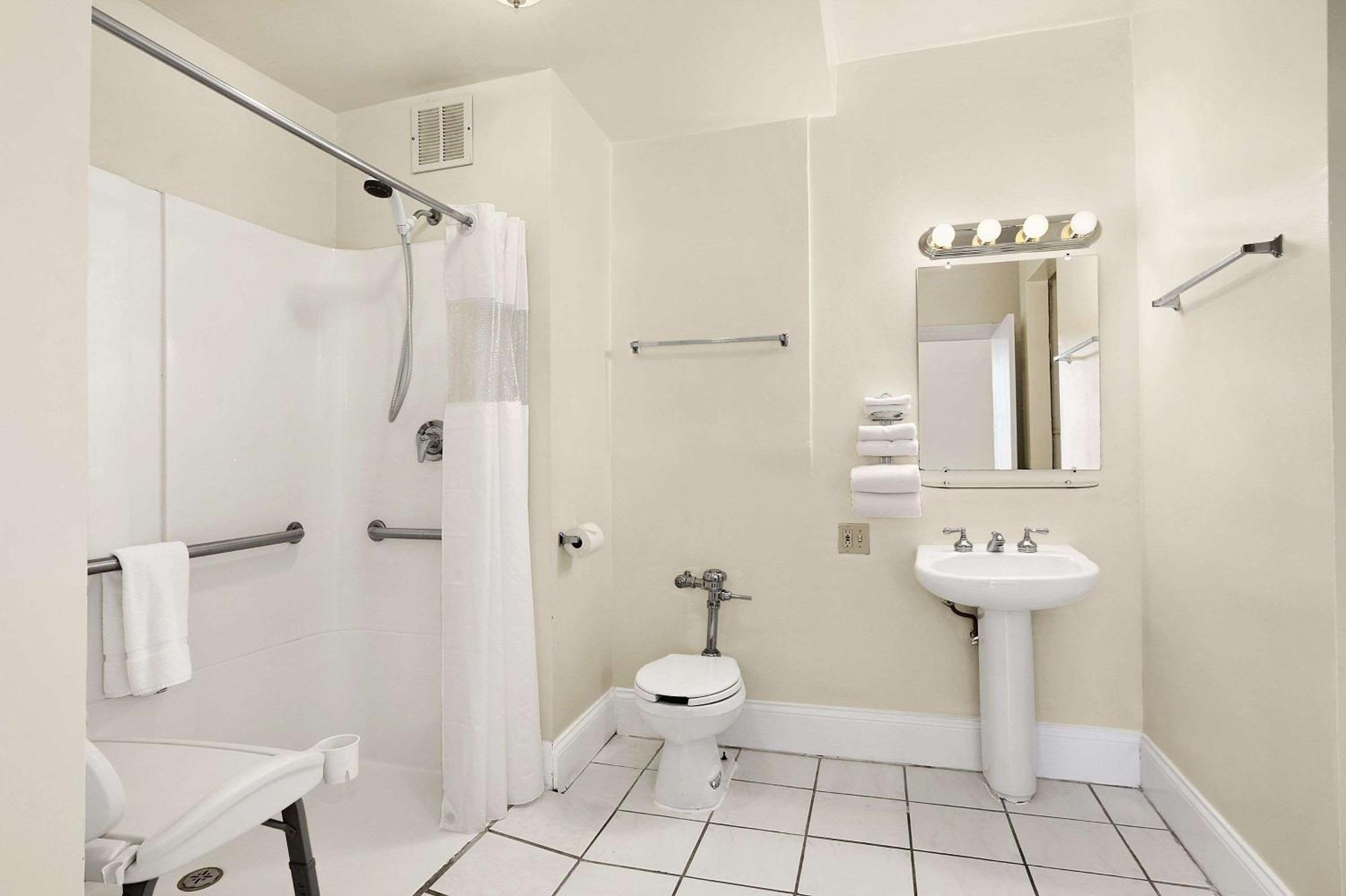 King Studio Suite - Mobility Access/Non-Smoking,1275703159:JPEG