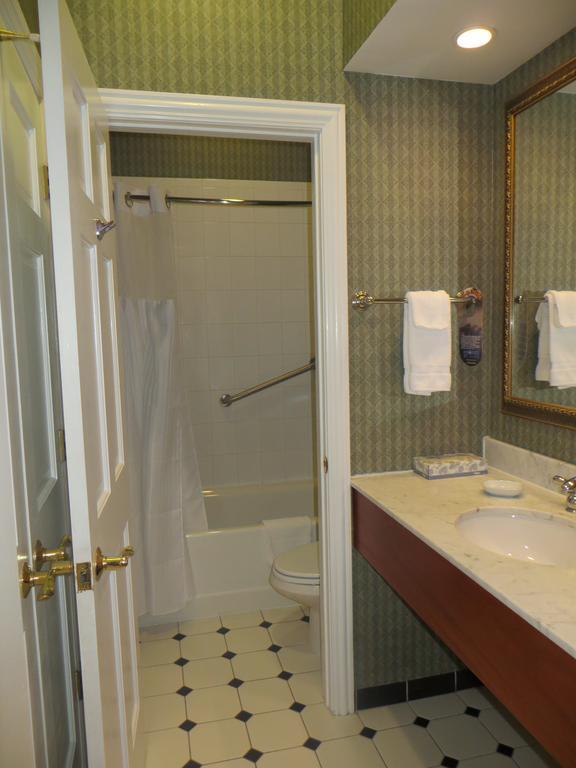 Double Room with Two Double Beds,61097383:JPEG