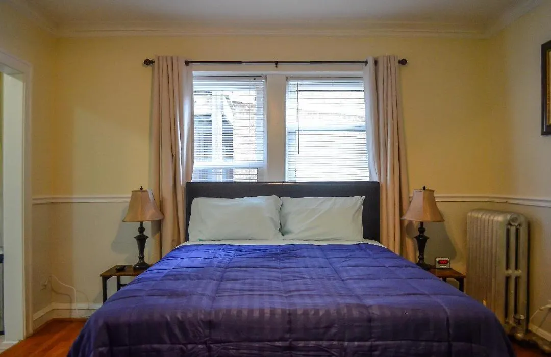Cozy Studio Near Wrigley Field And Boystown-1