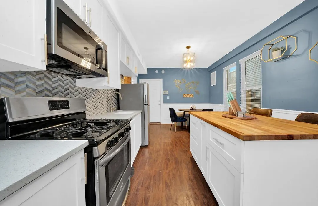 Modern 2 Bedroom In Avondale-1