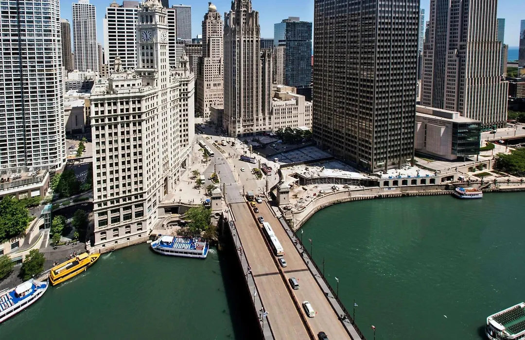 Londonhouse Chicago, Curio Collection By Hilton-1