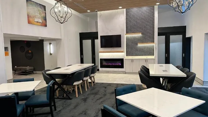Wyndham O'Hare Hotel-1