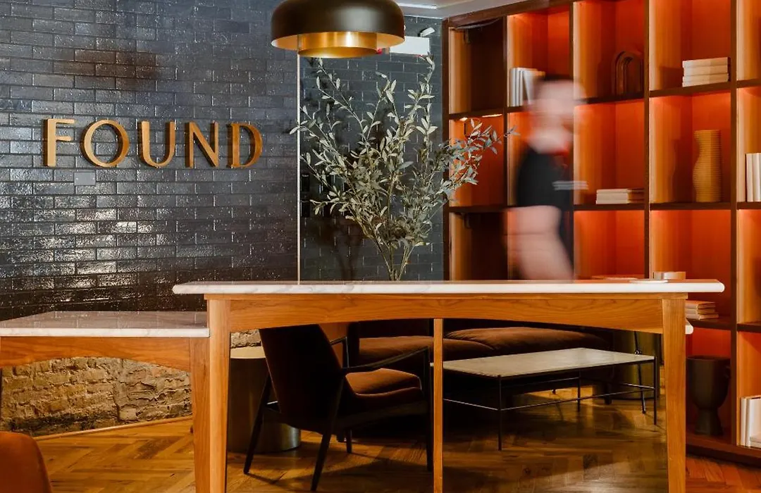 Found Chicago Powered By Sonder-1