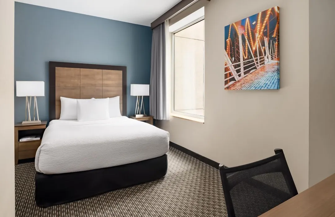 La Quinta Inn & Suites By Wyndham Chicago Downtown-1