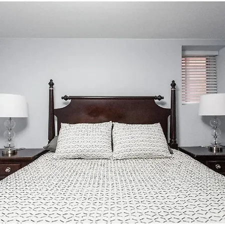 Forrestville Ave Large Suite-2