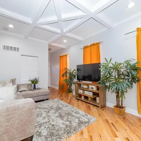 Lux Apt In Bronzeville, Min From Downtown-Rsv Now!-3