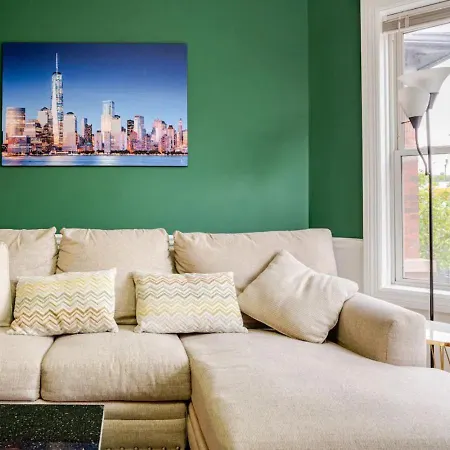 2 Bed Apt W/ Office, Free Parking, Near Wrigley-2