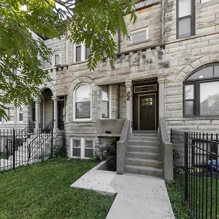 Romantic 3 Bed Home In The Heart Of The Park-3