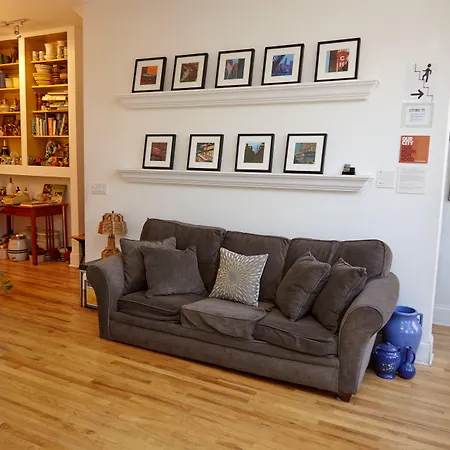 Ray'S Bucktown Bed And Breakfast-2