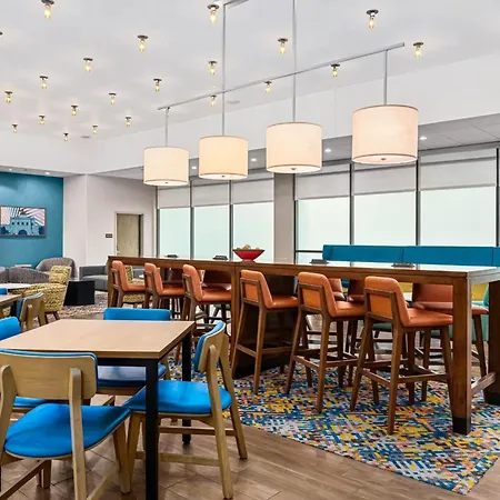 Hampton Inn Chicago North-Loyola Station, Il-2
