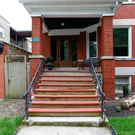 Wrigley Oasis! Steps From The Field! - 3Bd 1Ba-3